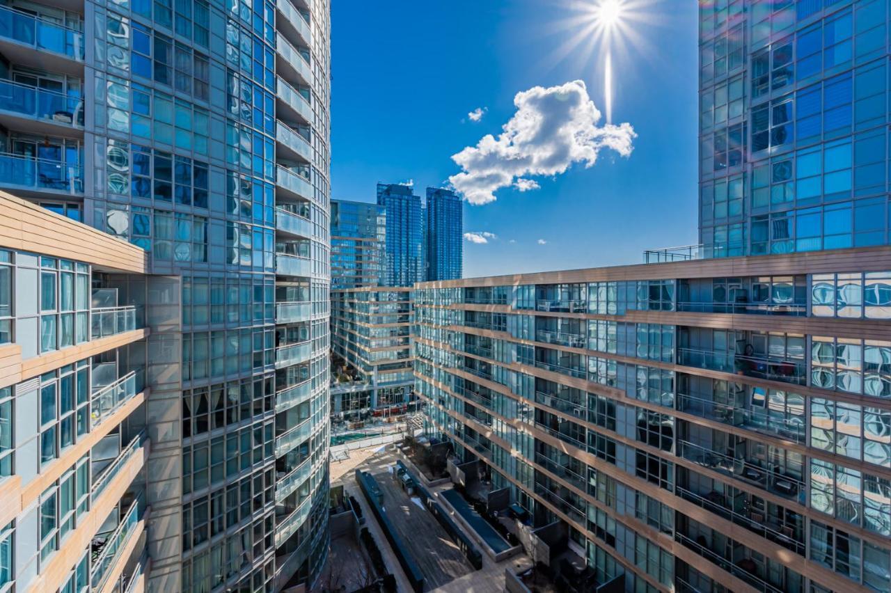 Leckie Luxurious Suites Toronto Exterior photo